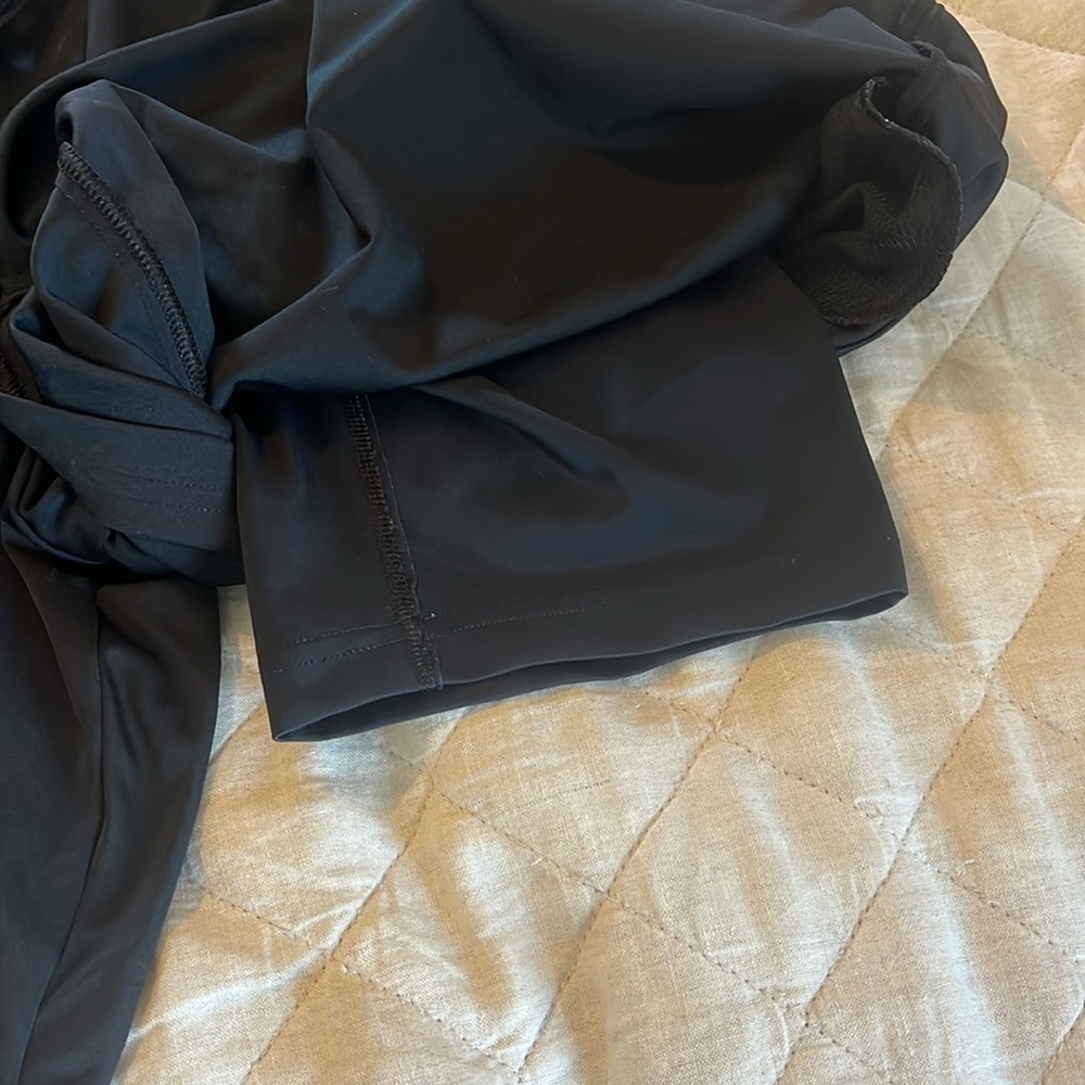 Under Armour Men's Athletic Black Shorts - Picture 4 of 5